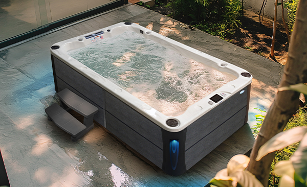 Deck Series Des Moines hot tubs for sale